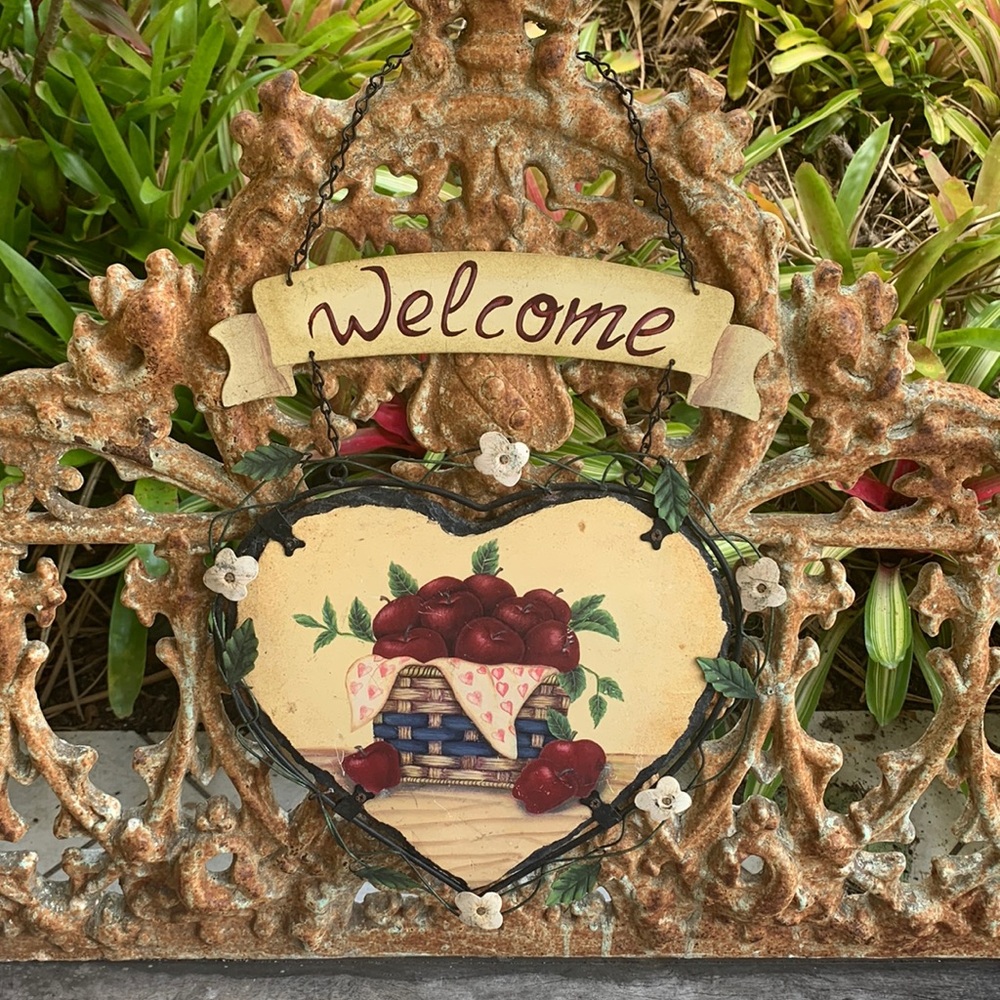 Vintage Welcome Sign